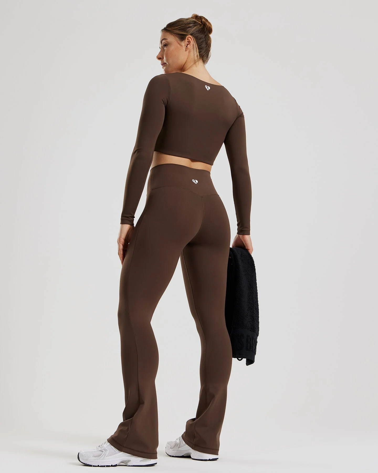 Essential Long Sleeve Built-In Bra Top | Cocoa - Image 6