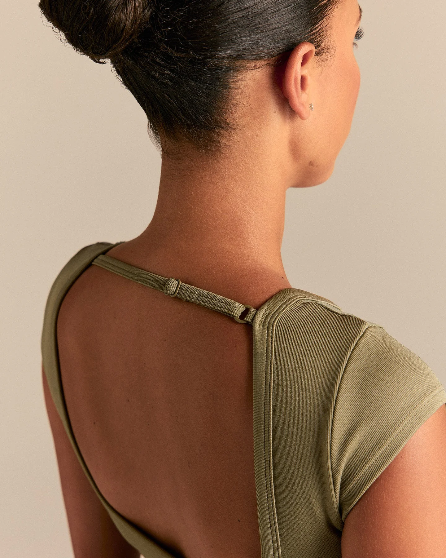 Motion Seamless Open Back Short Sleeve Crop Top | Willow - Image 4
