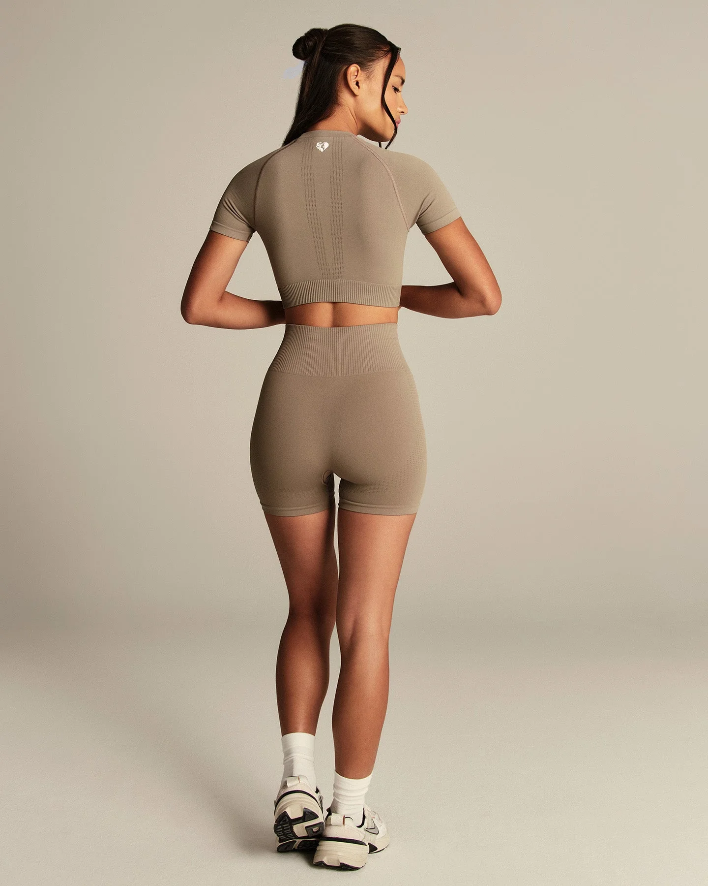 Power Short Sleeve Crop Top | Taupe Grey - Image 8